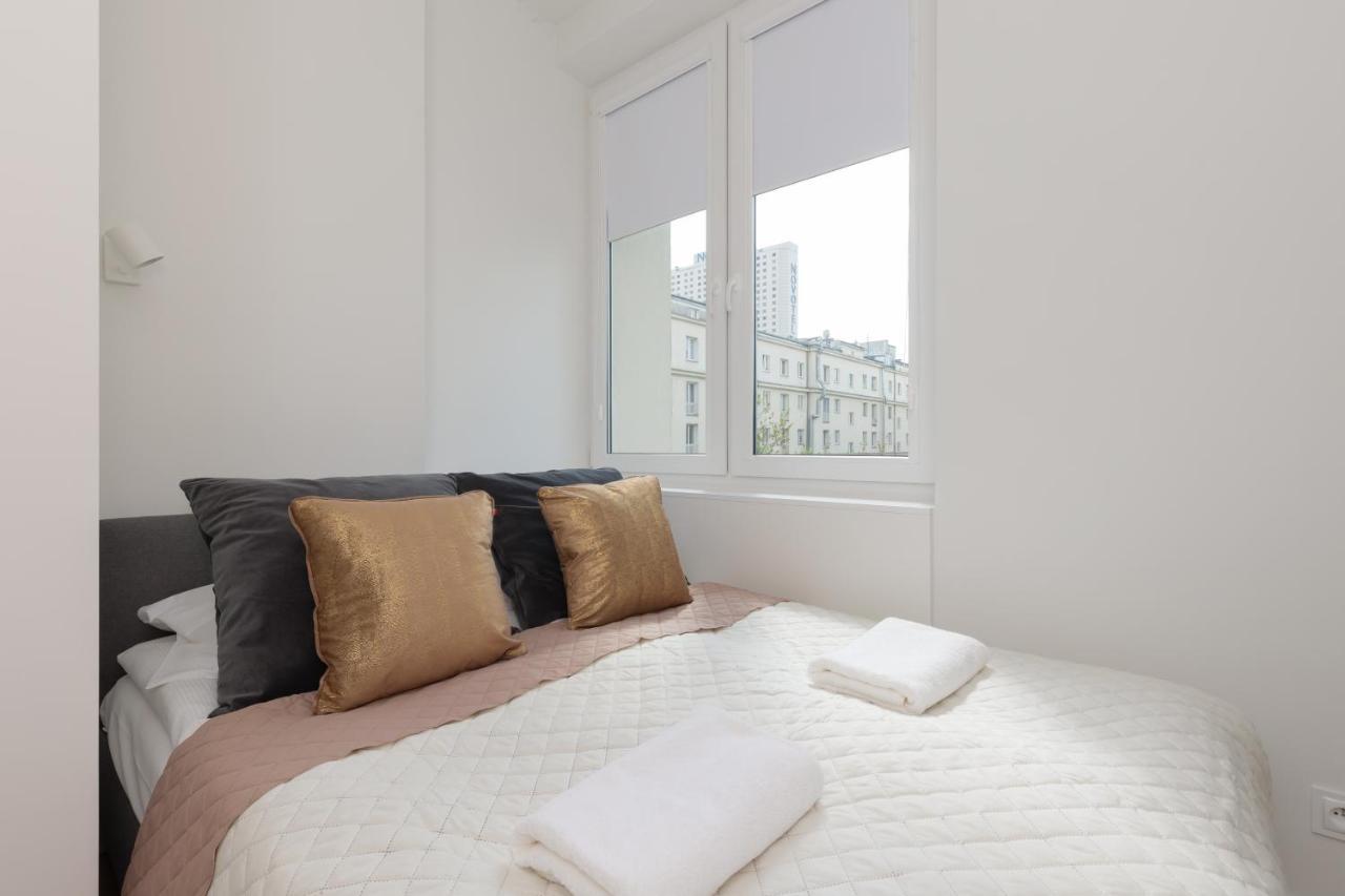 Fashionable City Center Apartment By Noclegi Renters Varşovia Exterior foto