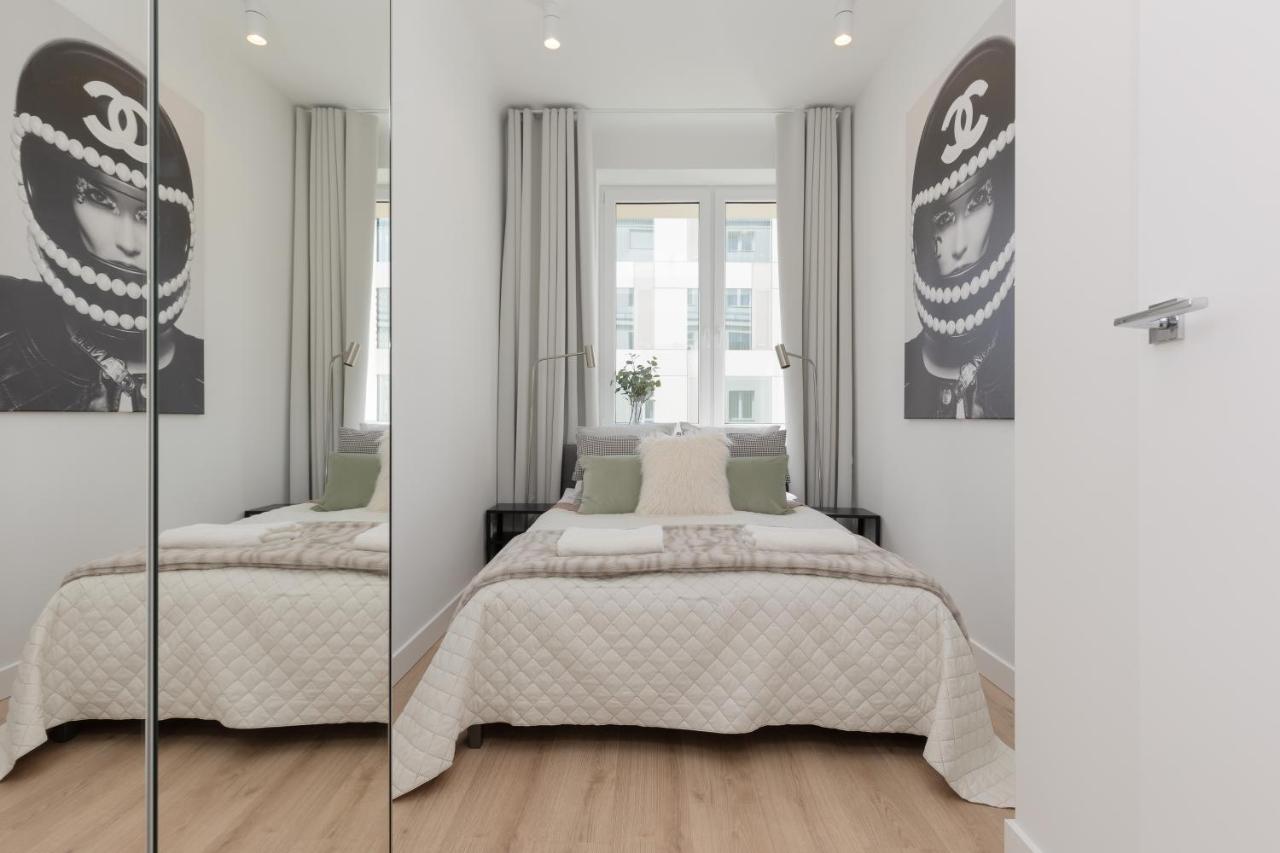 Fashionable City Center Apartment By Noclegi Renters Varşovia Exterior foto