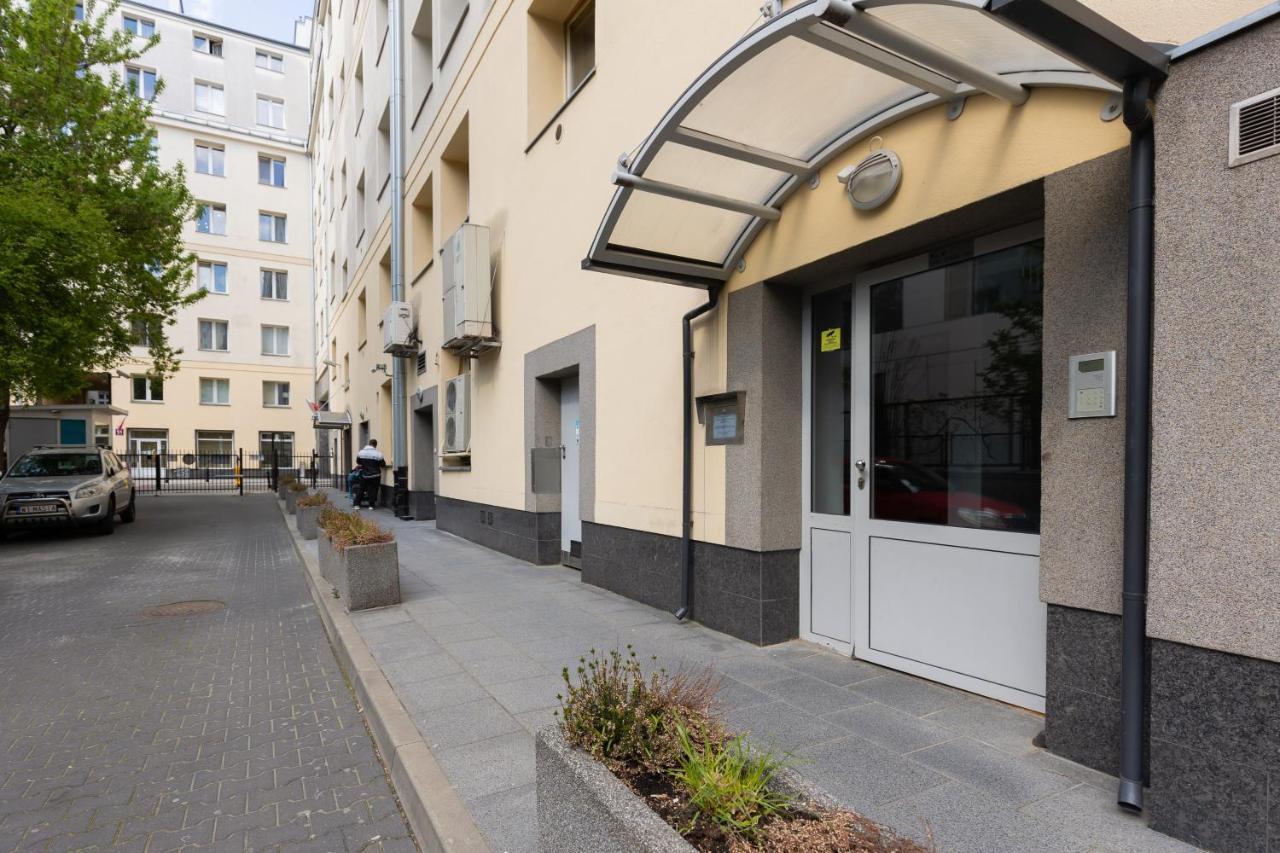 Fashionable City Center Apartment By Noclegi Renters Varşovia Exterior foto